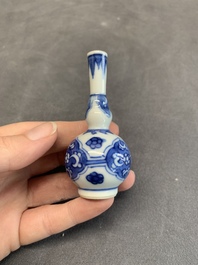 A varied collection of 13 Chinese famille rose, blue and white wares, Transitional period/19th C.