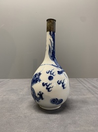 Two Chinese blue and white 'Bleu de Hue' vases with a phoenix for the Vietnamese market, Tho 壽 and Nội phủ thị nam 內府侍南 mark, 19th C.
