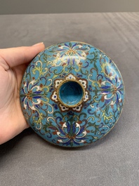 A Chinese cloisonn&eacute; 'lotus scroll' bowl and cover, 18/19th C.