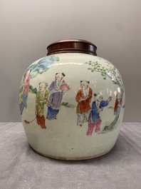 A Chinese famille rose '100 boys' jar and wooden cover, 19th C.
