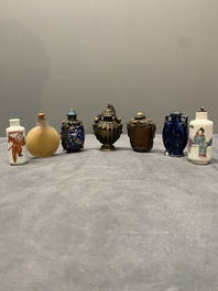 A collection of seven Chinese snuff bottles, 19/20th C.