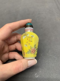 Three Chinese famille rose snuff bottles and two painted glass snuff bottles, Qianlong and Jujiutang mark, 19/20th C.