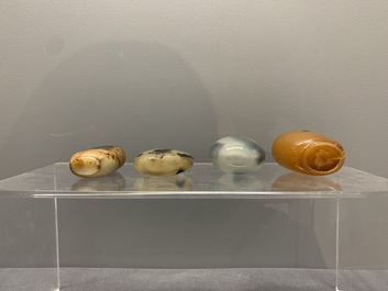 A collection of 16 Chinese precious stone snuff bottles, 19/20th C.