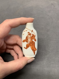 Four Chinese iron-red snuff bottles, Qianlong and Wan 玩 mark, 19/20th C.