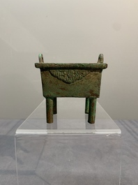 Two Chinese archaistic miniature bronze censers, one with cover, 'ding 鼎', Song