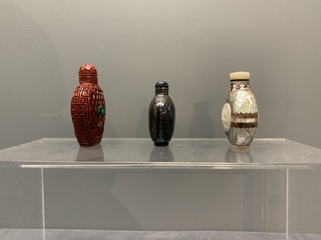 A collection of 12 Chinese snuff bottles, Qianli 千里 mark, 19/20th C.