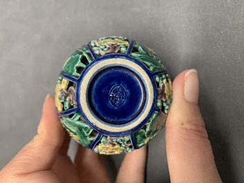 Five Chinese porcelain snuff bottles and a covered '100 boys' box, Kangxi mark, 19/20th C.