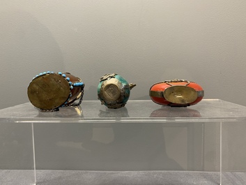 A collection of 12 Chinese snuff bottles, Qianli 千里 mark, 19/20th C.