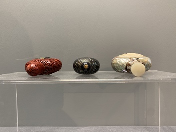 A collection of 12 Chinese snuff bottles, Qianli 千里 mark, 19/20th C.
