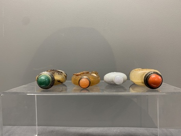 A collection of 16 Chinese precious stone snuff bottles, 19/20th C.