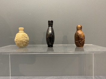 A collection of 12 Chinese snuff bottles, Qianli 千里 mark, 19/20th C.