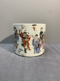 A Chinese famille rose 'Eight Immortals' brush pot, 19th C.