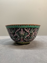 A rare Chinese black-ground Bencharong bowl for the Thai market, 19th C.