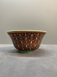A rare Chinese red-ground Bencharong bowl for the Thai market, 玩玉 Wan Yu Mark, 19th C.