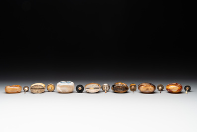 A collection of 16 Chinese precious stone snuff bottles, 19/20th C.