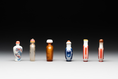 A collection of 12 Chinese snuff bottles and a jade pendant, Chenghua mark, 18/20th C.