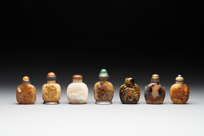 A collection of 16 Chinese precious stone snuff bottles, 19/20th C.