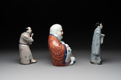 A Chinese famille rose Buddha and two figures, Zhi Yitai 朱義泰 mark, 19/20th C.