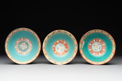 Three Chinese black-ground Bencharong bowls for the Thai market, 19th C.
