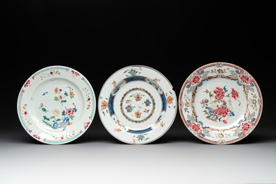 A collection of 17 Chinese blue and white, famille rose and Imari-style wares, Kangxi/Qianlong