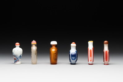 A collection of 12 Chinese snuff bottles and a jade pendant, Chenghua mark, 18/20th C.