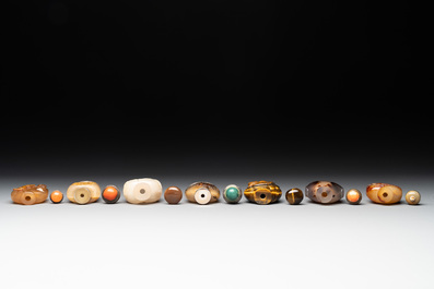 A collection of 16 Chinese precious stone snuff bottles, 19/20th C.