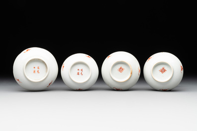 Two Chinese famille verte and a pair of iron-red-decorated snuff dishes, Chenghua and peach mark, 19th C.