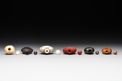 A collection of 12 Chinese snuff bottles, Qianli 千里 mark, 19/20th C.
