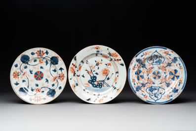 A collection of 17 Chinese blue and white, famille rose and Imari-style wares, Kangxi/Qianlong