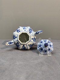 A Chinese blue and white tureen, a teapot and two dishes, Yongzheng/Qianlong