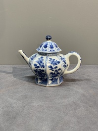 A Chinese blue and white tureen, a teapot and two dishes, Yongzheng/Qianlong