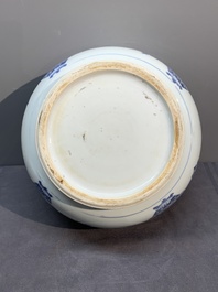 A Chinese blue and white tureen, a teapot and two dishes, Yongzheng/Qianlong