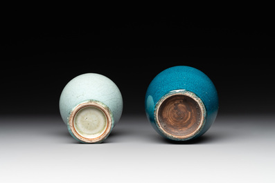 Two Chinese monochrome-glazed vases and two frogs, 19th C.
