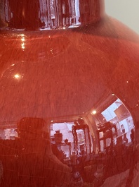 A Chinese copper-red-glazed vase, 18/19th C.