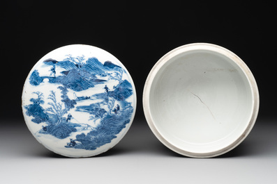 A rare Chinese blue and white cylindrical box and cover for the Chinese or Thai market, Jin Tang Fa Ji 錦堂發記 mark, Daoguang