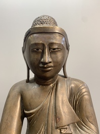 A Burmese bronze Mandalay-style Buddha in bhumisparsha mudra, 18/19th C.