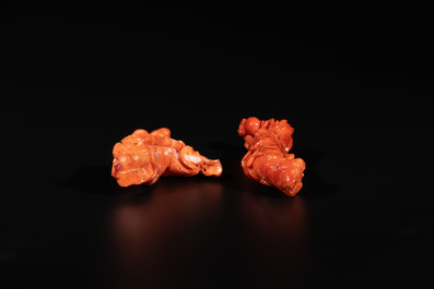 Two Chinese red coral figures of Shoulao on wooden stand, 19/20th C.