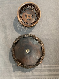 A pair of Chinese Imari-style 'grapevine' jars with wooden covers and stands, Kangxi