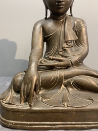 A Burmese bronze Mandalay-style Buddha in bhumisparsha mudra, 18/19th C.