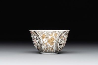 A fine Chinese gilt-decorated grisaille 'Feng Yi Ting 鳳儀亭' cup and saucer, Yongzheng