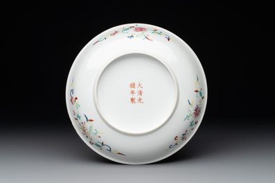 A Chinese iron-red-decorated famille rose 'dragon' plate, Guangxu mark, 19/20th C.