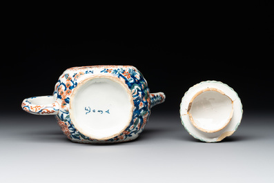 A polychrome Dutch Delft cashmere palette teapot, 18th C.