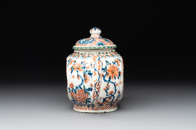A polychrome Dutch Delft cashmere palette teapot, 18th C.