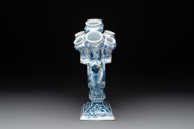 A blue and white Dutch Delft tulip vase, 19th C.