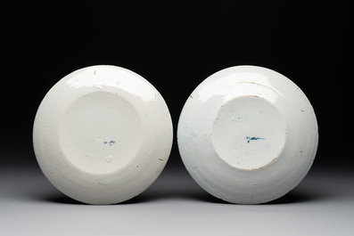 Four polychrome Dutch Delft 'lightning' plates, 18th C.