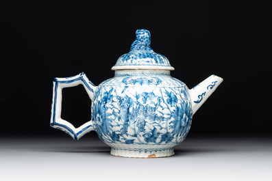 A blue and white Dutch Delft 'dragon' teapot, 18th C.