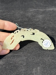 A Chinese white jade 'chilong' amulet, 17/18th C.