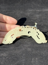 A Chinese white jade 'chilong' amulet, 17/18th C.