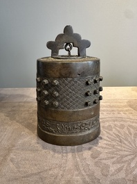 Two Chinese archaistic bronze bells, Song/Yuan