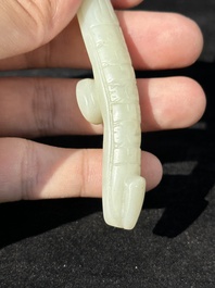 A varied collection of six Chinese jade carvings, including a snuff bottle, 19/20th C.